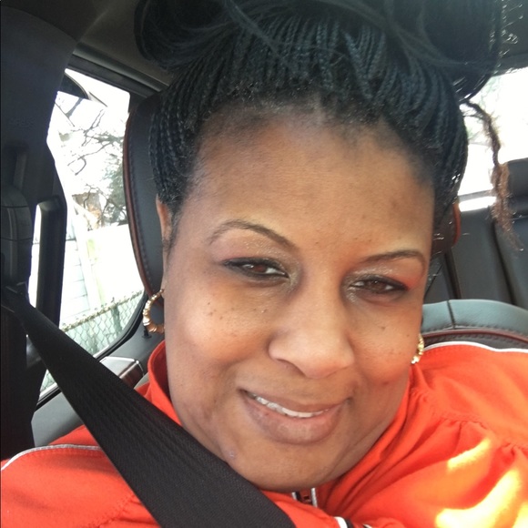 Meet your Posher, Tiffney - Picture 2 of 2